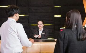 年服务费合同8篇