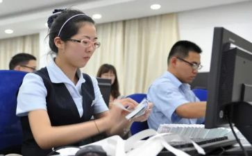 综合柜员半年度工作总结5篇