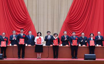 两优一先事迹材料5篇