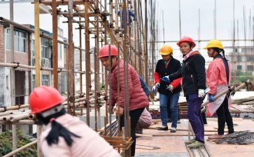 2024年中班学期班务工作计划优质5篇