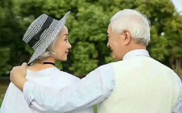 与诗相伴作文参考6篇