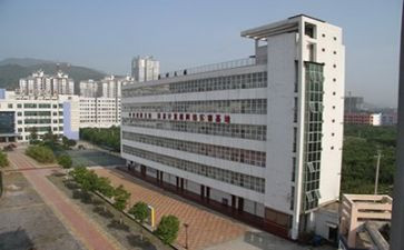 中专生会计自我鉴定8篇