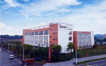 幼师中专自我鉴定7篇